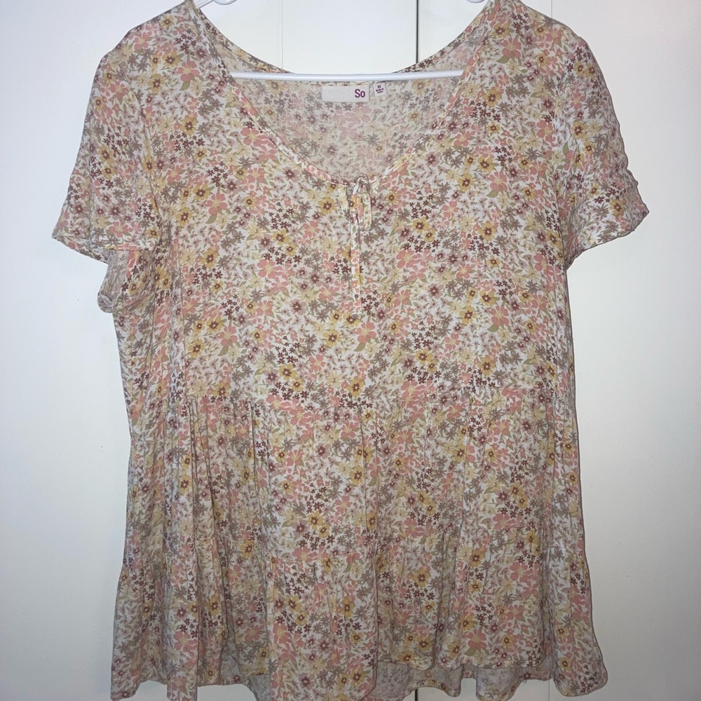 SO Size: M Floral Shirt